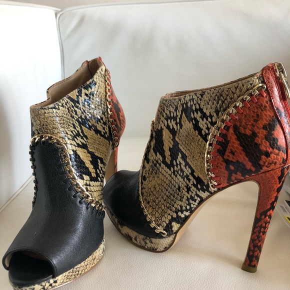 Shoes - Picture 2 of 6